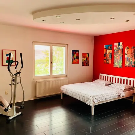 Sch Sch Sch Apartment *